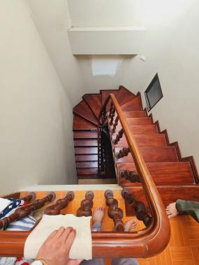 Bán nhà 5 tầng 60 m2 ngõ 165 Dương Quảng Hàm vừa ở vừa cho thuê giá nhỉnh 7 tỷ