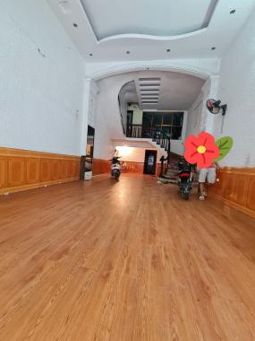 Bán lô đất phân lô tặng nhà 5 tầng tại tổ 4 thị trấn Đông Anh