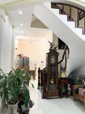 Bán nhà Xuân Thủy 36m2 x 4T x 3.4 x 5.5T - Gần phố - 20m ra ô tô - Nhà dân xây đẹp chắc chắn - Nở h