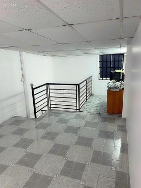 8,5tr/tháng- 3PN- Nguyên căn Phạm Thế Hiển P6 Q8,  gần trường TH Phan Đăng Lưu, nhà sơn mới ở liền