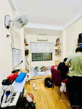 Bán Nhà 4,5 tầng (4PN) tại quận Hoàn Kiếm, diện tích 27m, nhà đẹp, khách chỉ việc xách vali về ở