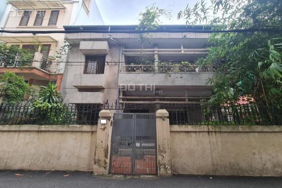 Hiếm, nhà 3 tầng oto vào nhà phố Liễu Giai, Ba Đình. 142m2 31tỷ. Mặt tiền lớn, xây tòa căn hộ