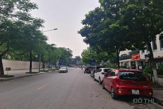 Hiếm, nhà 3 tầng oto vào nhà phố Liễu Giai, Ba Đình. 142m2 31tỷ. Mặt tiền lớn, xây tòa căn hộ