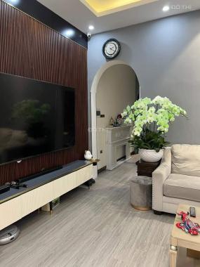 Nhà Long Biên, thiết kế đẹp, nội thất VIP, oto tránh đỗ, rẻ bằng giá bán đất