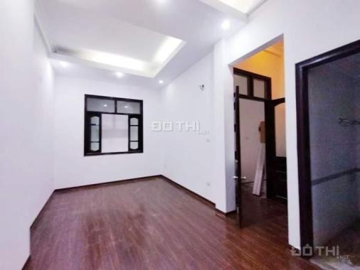 Bán nhà 42m2 ôtô đỗ cửa phố thụy khuê gần trường chu văn an