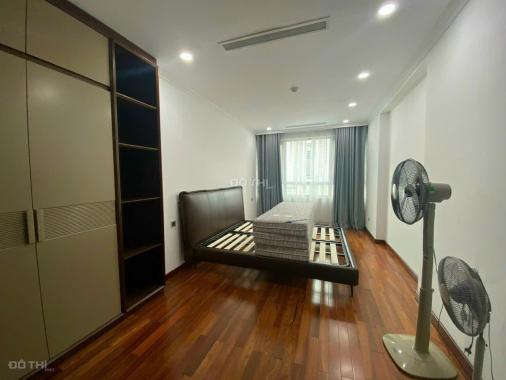 Bán căn hộ chung cư Mandarin Hoàng Minh Giám, 3 phòng ngủ, hướng Đông Nam, dt 128m2