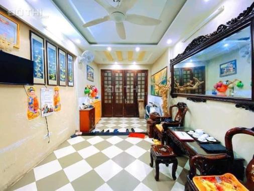Tôi muốn bán căn nhà Lê Duẩn 47m2, ô tô đỗ cửa, kinh doanh, nhà 5 tầng, giá 4,038 tỷ TL