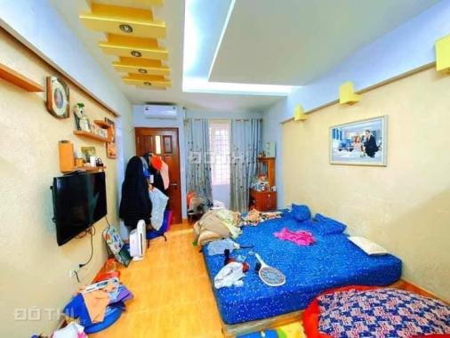 Tôi muốn bán căn nhà Lê Duẩn 47m2, ô tô đỗ cửa, kinh doanh, nhà 5 tầng, giá 4,038 tỷ TL