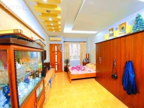Tôi muốn bán căn nhà Lê Duẩn 47m2, ô tô đỗ cửa, kinh doanh, nhà 5 tầng, giá 4,038 tỷ TL