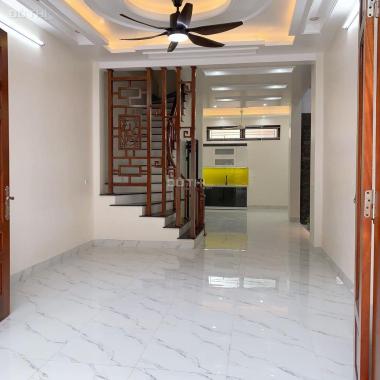 Bán gấp nhà Đặng Tiến Đông – 5 Tầng – 4 ngủ - chỉ 5.6 tỷ- ô tô đỗ cửa
