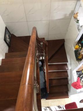 E b.án nhà 40m2, 6m ra QL5, MT 3,8m, 2 ngủ, 2 vs,1 khách,1 bếp , 2 nô gia, Q.Long Biên, giá 2,35tỷ