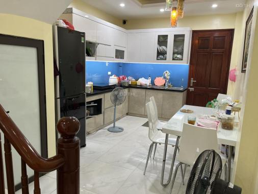 Chính chủ bán nhà 35m2 khu phân lô, 4 tầng ô tô đỗ cửa Lương Thế Vinh, Thanh Xuân 5.95 tỷ