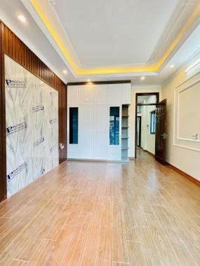 Siêu Phẩm: Bán Nhà Mặt Hồ Ba Mẫu. Ngõ Rộng, Gần Oto. 54m Nhỉnh 6 tỷ.