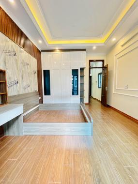 Siêu Phẩm: Bán Nhà Mặt Hồ Ba Mẫu. Ngõ Rộng, Gần Oto. 54m Nhỉnh 6 tỷ.