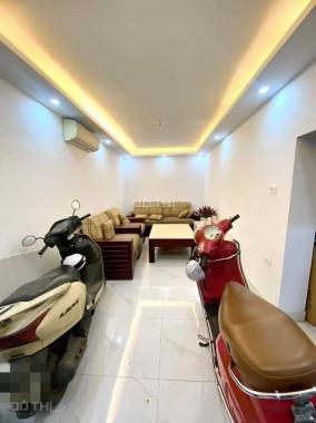Bán nhà riêng Thổ Quan- Quận Đống Đa - Hà Nội 28m2, giá 2.75 Tỷ