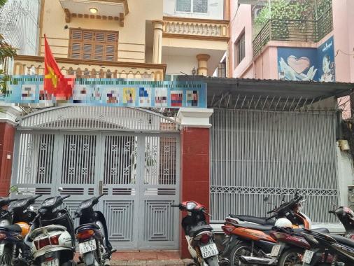 Cho thuê biệt thự sân vường Quảng khánh 5 tầng có bể bơi, thang máy