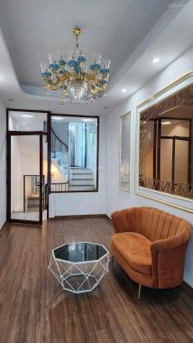 Bán nhà THÁI THỊNH - ĐỐNG ĐA 50m2- 2 thoáng - ngõ thông tứ tung - 6 phòng ngủ ở ngay