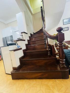 Bán gấp nhà Đống Đa, 60m2 xây 5 tầng, vỉa hè, ô tô đỗ cửa, 2 mặt tiền kinh doanh 4,85 tỷ