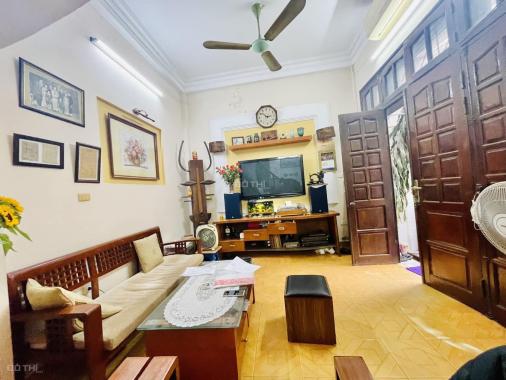 Bán gấp nhà Đống Đa, 60m2 xây 5 tầng, vỉa hè, ô tô đỗ cửa, 2 mặt tiền kinh doanh 4,85 tỷ