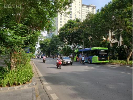 Bán nhà mặt phố Huỳnh Thúc Kháng để ra ngoại ô sống, diện tích 135m2, 6T, mặt tiền rộng, tin thực
