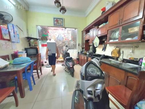 Bán nhà mặt phố hoa bằng 67m2 kinh doanh sầm uất có vỉa hè