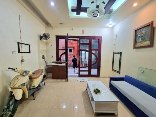 Bán nhà 5 tầng, MT 4m, ngõ xe ba gác, gần phố, 2 mặt thoáng, giá 1,85 tỷ TL
