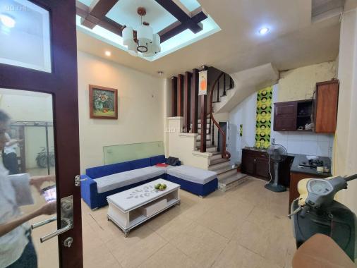 Bán nhà 5 tầng, MT 4m, ngõ xe ba gác, gần phố, 2 mặt thoáng, giá 1,85 tỷ TL