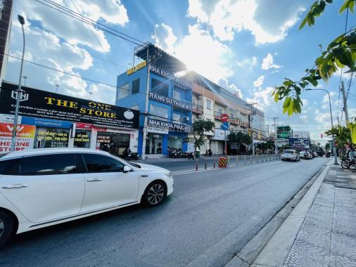 Ngộp - Mặt tiền 3 tầng P. Linh Đông gần Phạm Văn Đồng DT 154m2 ngang 5 vừa ở vừa làm VP giá tốt