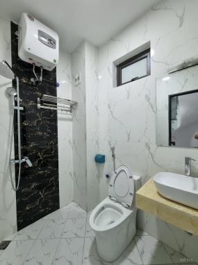 Nhà đẹp long lanh ngõ Lĩnh Nam, giá 6.3 tỷ, 45m2x5T, ô tô đỗ sát nhà, ở luôn