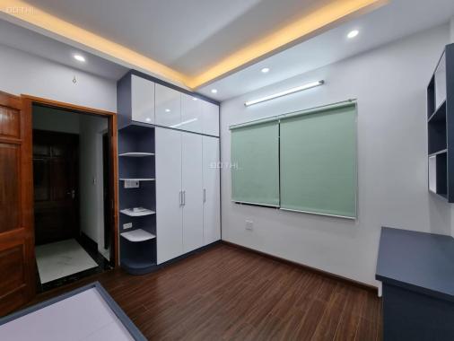 Nhà đẹp long lanh ngõ Lĩnh Nam, giá 6.3 tỷ, 45m2x5T, ô tô đỗ sát nhà, ở luôn