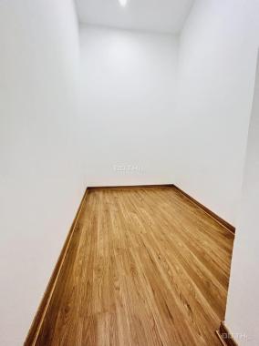 Tôi bán nhà ngõ Ngô Gia Tự,LB giá 2.95 tỷ, 30m2x5T, mới đẹp, ở luôn