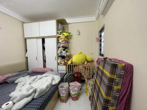 Bán nhà bát khối dân xây lô góc ô tô 40m mặt tiền 4.5m 5 tầng giá 3 tỷ 1