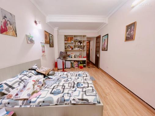 Bán nhanh nhà Phương Mai, 5 tầng, MT 7m, kinh doanh, ô tô đỗ cửa, 30m2, giá nhỉnh 4 tỷ TL