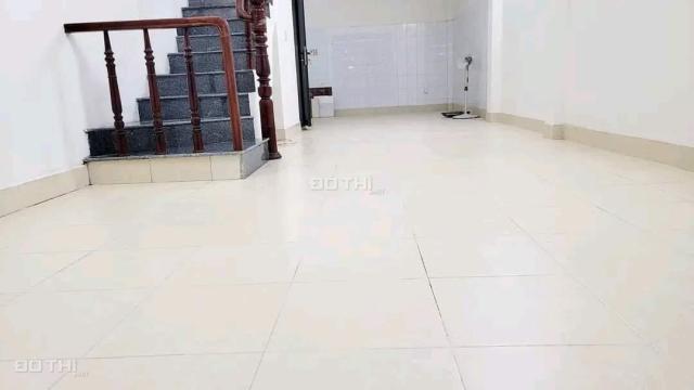 Bán Nhà phân lô Hoàng Quốc Việt, 4 tầng, ô tô vào nhà, giá 9.X tỷ