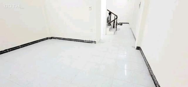 Bán Nhà phân lô Hoàng Quốc Việt, 4 tầng, ô tô vào nhà, giá 9.X tỷ