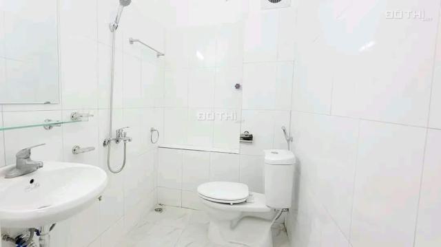 Bán Nhà phân lô Hoàng Quốc Việt, 4 tầng, ô tô vào nhà, giá 9.X tỷ