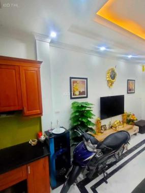 Bán nhà Thanh Am 30m, giá nhô 2 tỷ củ lạc, nhà quá đẹp, xem nhà là mua ngay vì quá chất 