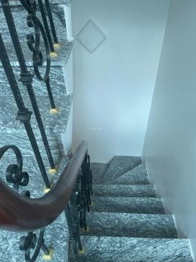 Cực hiếm! Nhà ngõ Nguyễn Khắc Hiếu, giá 3.3 tỷ, 27,5m2x2T, nhà vuông vắn