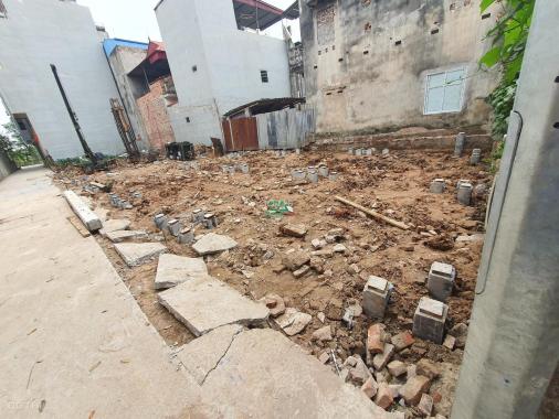 Bán nhà thị trấn Đông Anh xây 4 tầng đường ô tô nhỉnh 2 tỷ