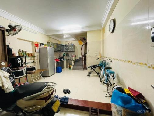 Bán nhà phố Vĩnh Phúc - Ba đình 28m 5 tầng ở ngay giá 3.5 tỉ