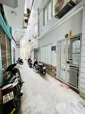 Bán nhà phố Vĩnh Phúc - Ba đình 28m 5 tầng ở ngay giá 3.5 tỉ