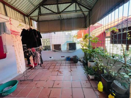 Bán nhà phố Vĩnh Phúc - Ba đình 28m 5 tầng ở ngay giá 3.5 tỉ