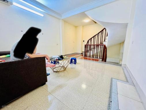 Bán nhà phố Vĩnh Phúc - Ba đình 28m 5 tầng ở ngay giá 3.5 tỉ