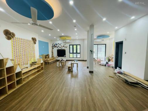 Hàng xóm Ngoại Giao Đoàn - thang máy - ô tô tránh - DT 119m2 x 8m MT chỉ 20.5 tỷ.