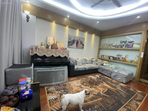 Mua cho con mà con không ở, bán nhà Hào Nam mới xây 6 tầng thang máy, 45m2, 8.1 tỷ, sổ đỏ vuông