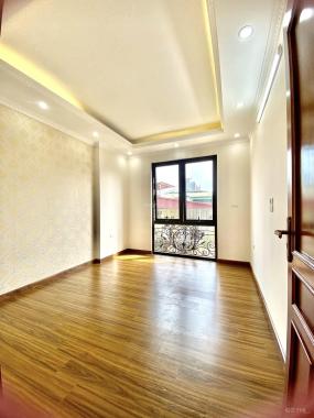 Bán nhà riêng 5 tầng tại phố Thái Hà, Đống Đa, dt 70m, mặt tiền rộng 6.6m, oto ra vào thoải mái