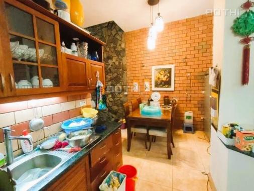 Phân Lô Víp Cầu Giấy - Ô tô chạy Vòng quanh - Kinh doanh - DT 55m, MT 5.5m. chỉ Nhỉnh 12 tỷ.