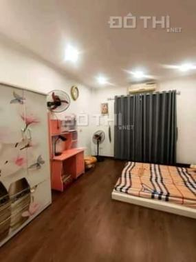 Bán rẻ gấp nhà Thanh Am 30m, 5 tầng, giá 2.8 tỷ