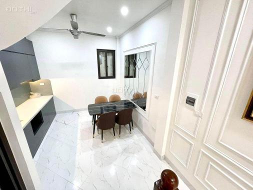 Bán nhà Dân xây ở Lạc Long Quân - ô tô - 5Tầng - thửa đất vuông đẹp Nhỉnh 5 tỷ.