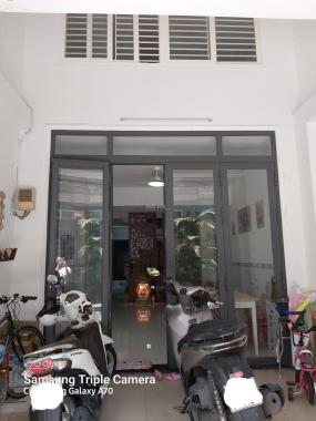 Chính chủ đang cần tiền bán gấp căn nhà mới 3 tầng hẻm Nguyễn Sơn, 70m2, giá 7,2 tỉ thương lượng